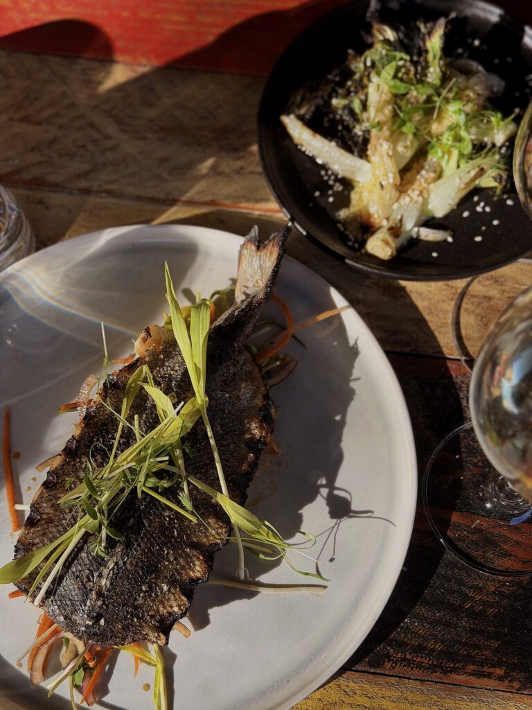 Gegrilde vis met geroosterde groenten